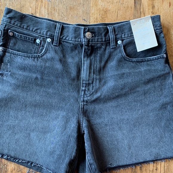 Madewell Black Relaxed Denim Shorts - Picture 10 of 16